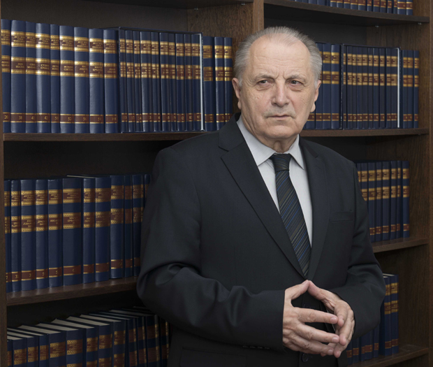 Добили смо писце са мандатима: Академик Миро Вуксановић каже да су награде опањкали они који их не добијају